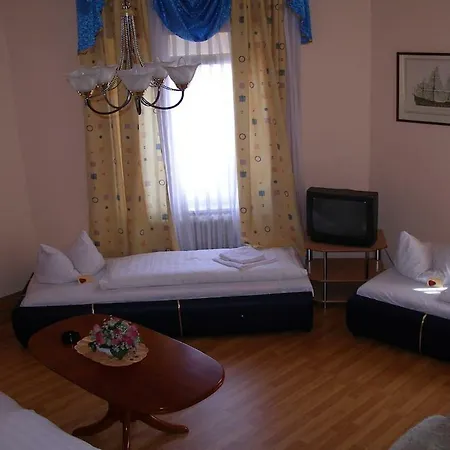 Garni Djaran Hotel *