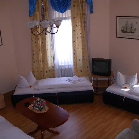 Garni Djaran Hotell *