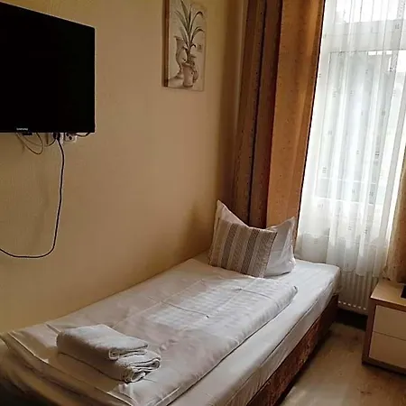 Garni Djaran Hotel *