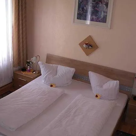 Hotell Garni Djaran