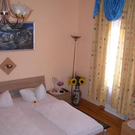 Hotell Garni Djaran *