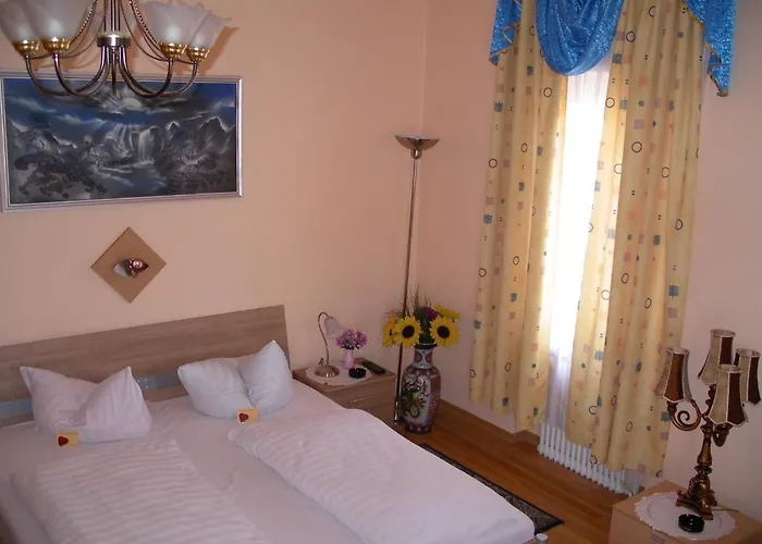 Szálloda Garni Djaran *